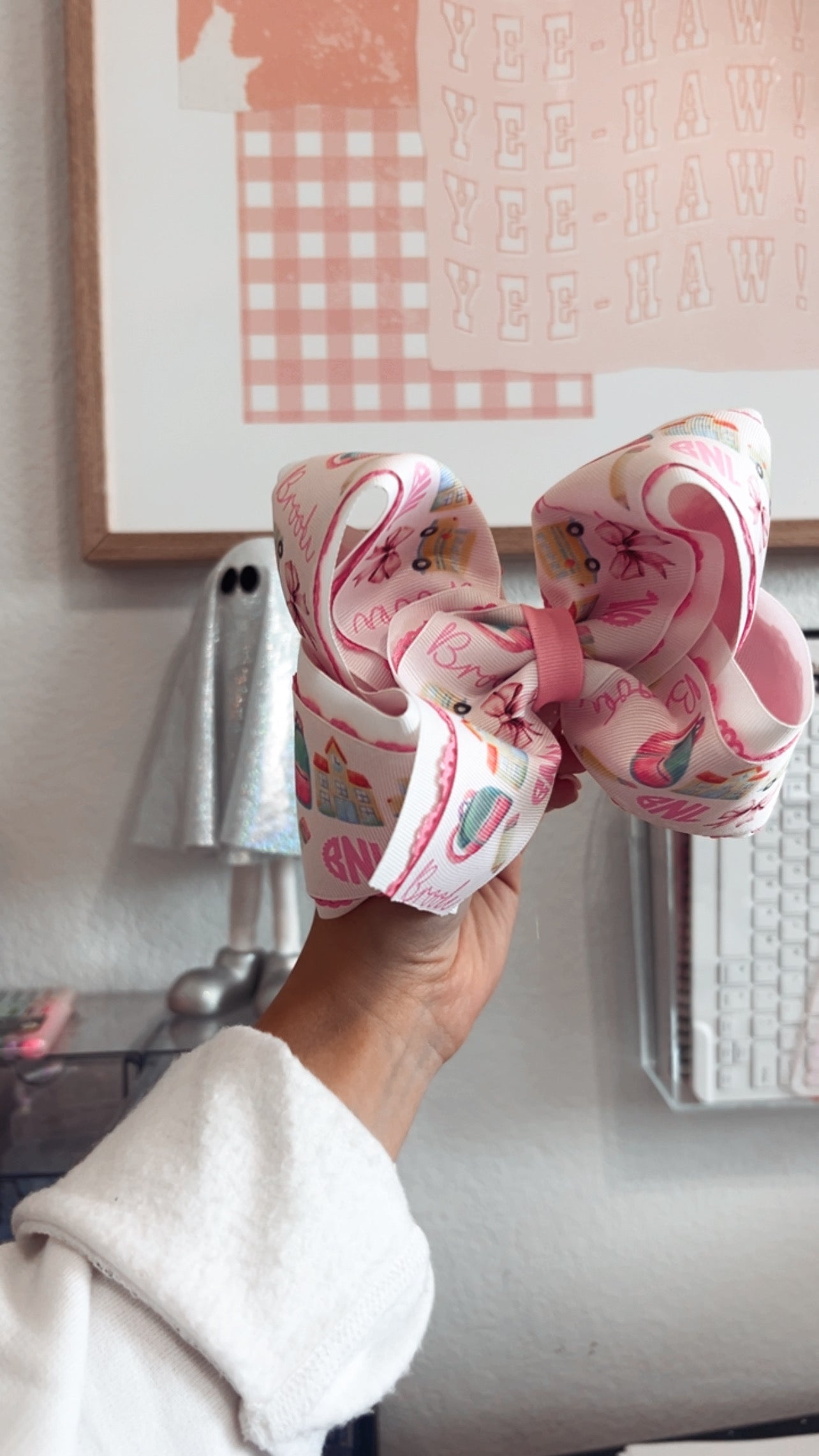 Girly B2S Bow